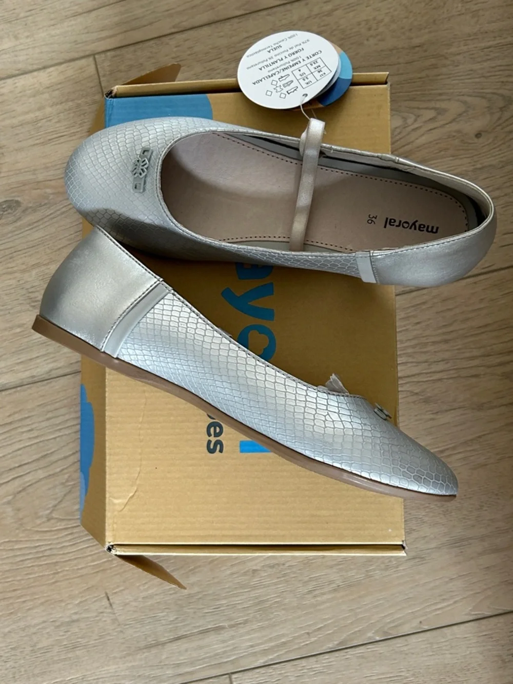 Mayoral Silver Girls Ballet Flats with Bow Accent. Size 36 -Euro. NWT